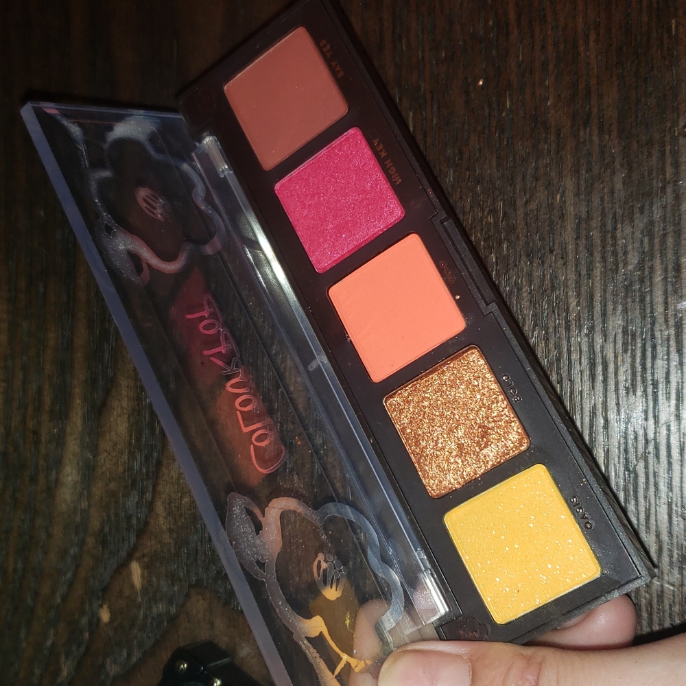 Authentic Colourpop eyeshadow palette